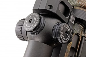 R2 windage and elevation dials are resettable, with positive clicks and predictable reticle movement.